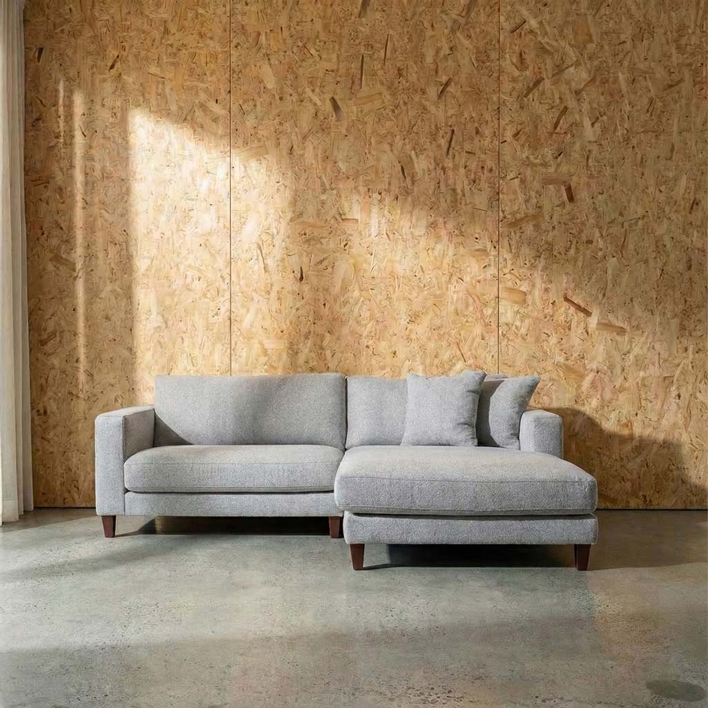 Chelsea Petite 2.5 Seat + Chaise RSF