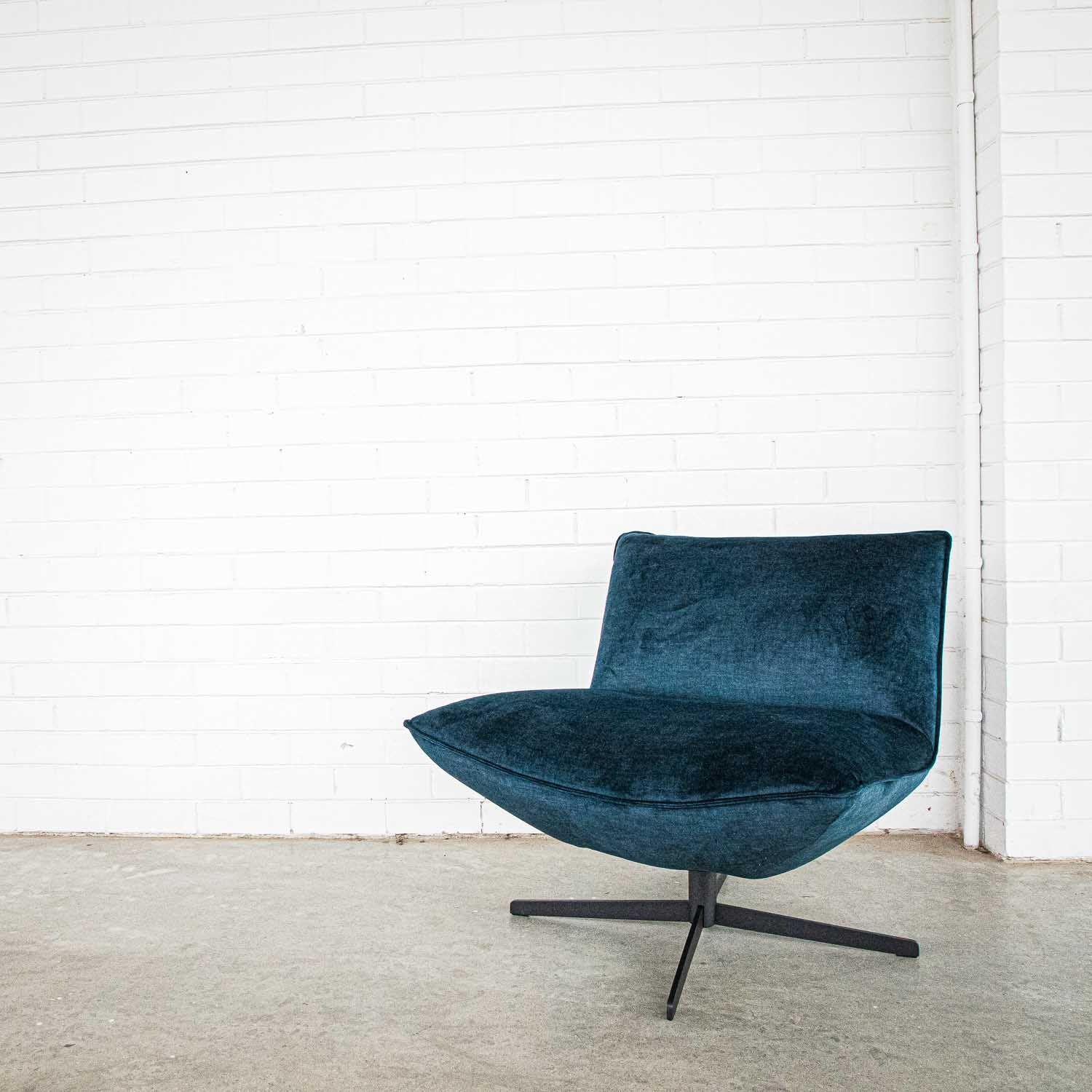 Global Vogue Velvet Swivel Chair