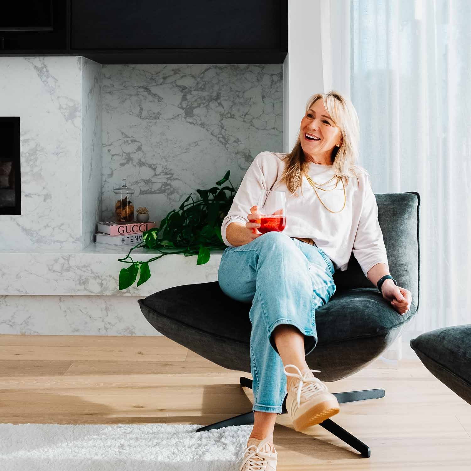 Global Vogue Velvet Swivel Chair