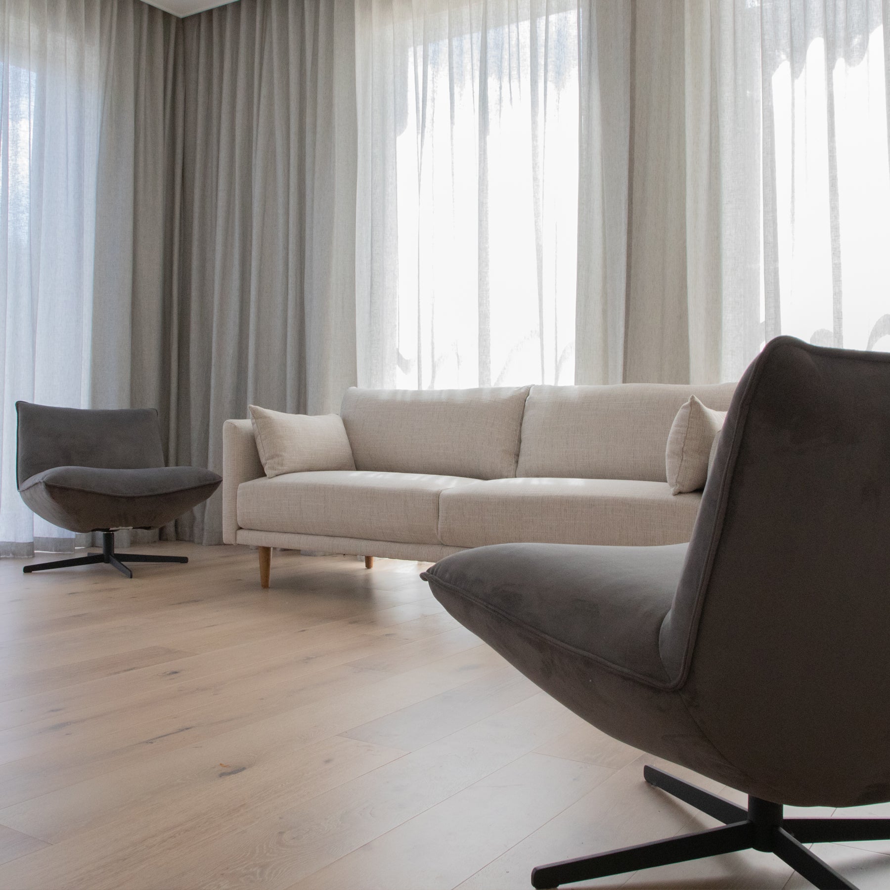 All Sofas & Lounges