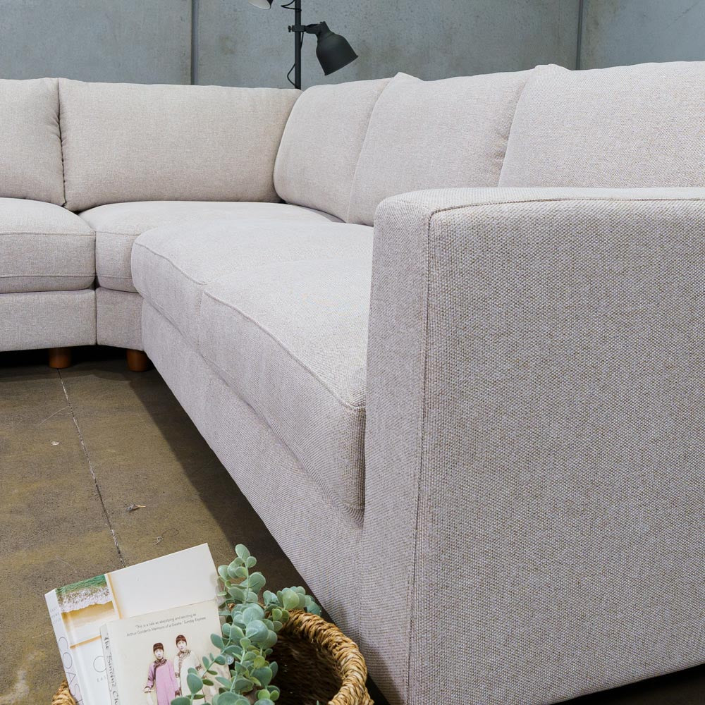 Barcelona Fabric 2.5 Seat Corner Suite