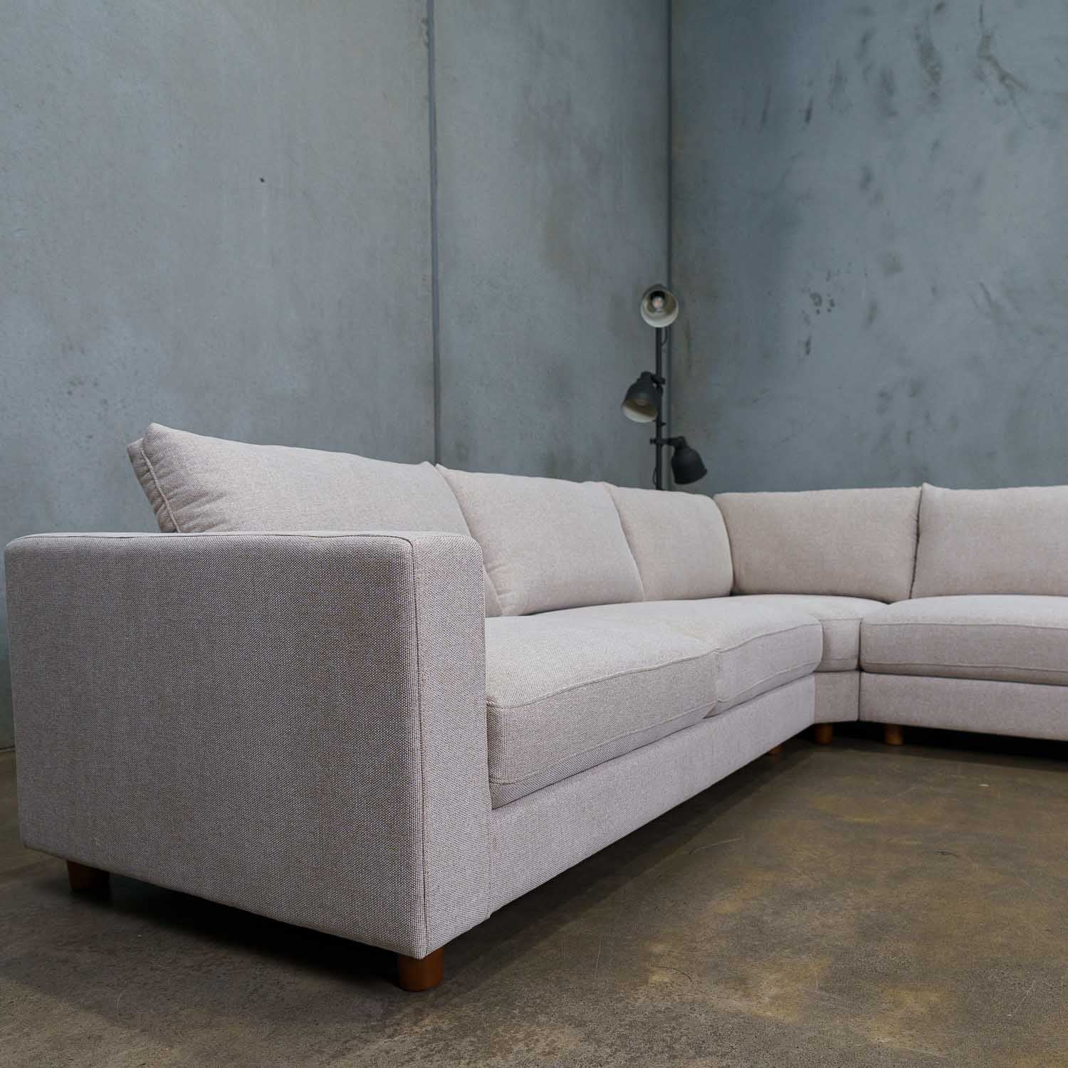 Barcelona Fabric 2.5 Seat Corner Suite