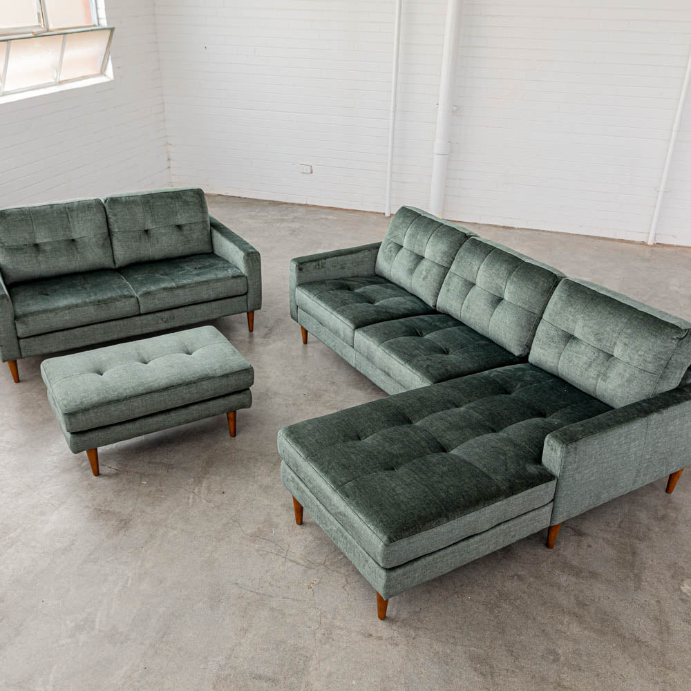 Classic Fabric Right Side Facing Chaise Lounge