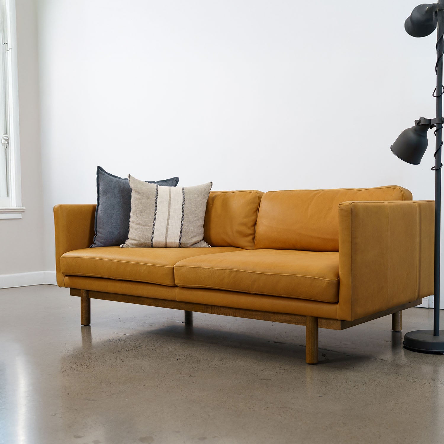 Strada Leather 2.5 Seat Sofa